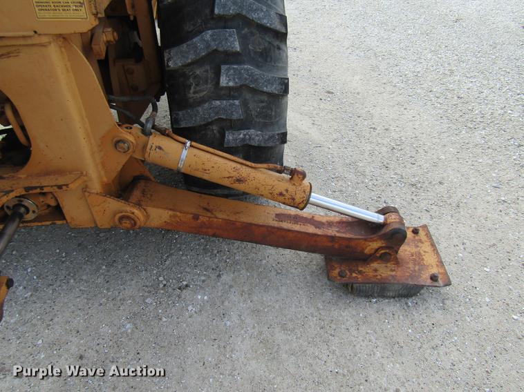 image for item DE5861 1987 Case 480E backhoe