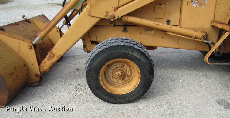 image for item DE5861 1987 Case 480E backhoe