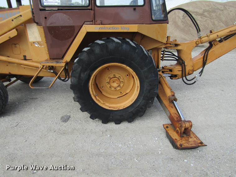 image for item DE5861 1987 Case 480E backhoe