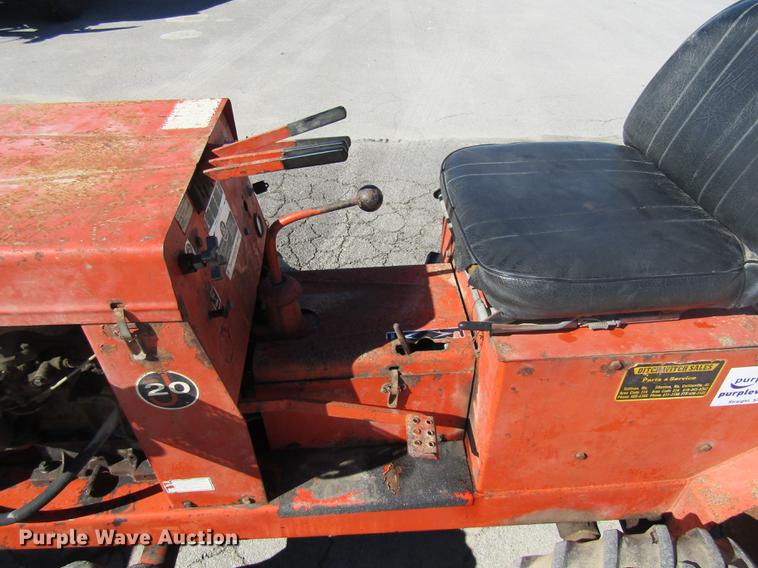 image for item DE5865 Ditch Witch J20 trencher