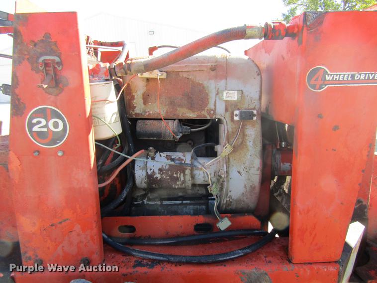 image for item DE5865 Ditch Witch J20 trencher