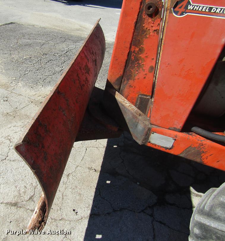 image for item DE5865 Ditch Witch J20 trencher