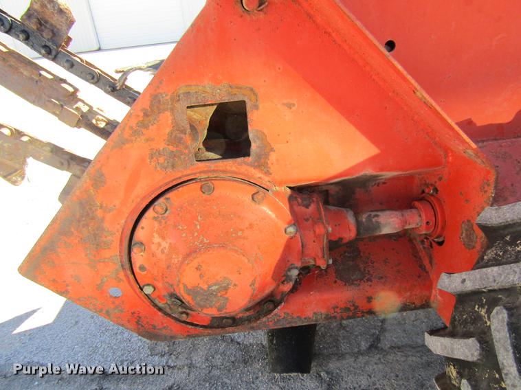 image for item DE5865 Ditch Witch J20 trencher