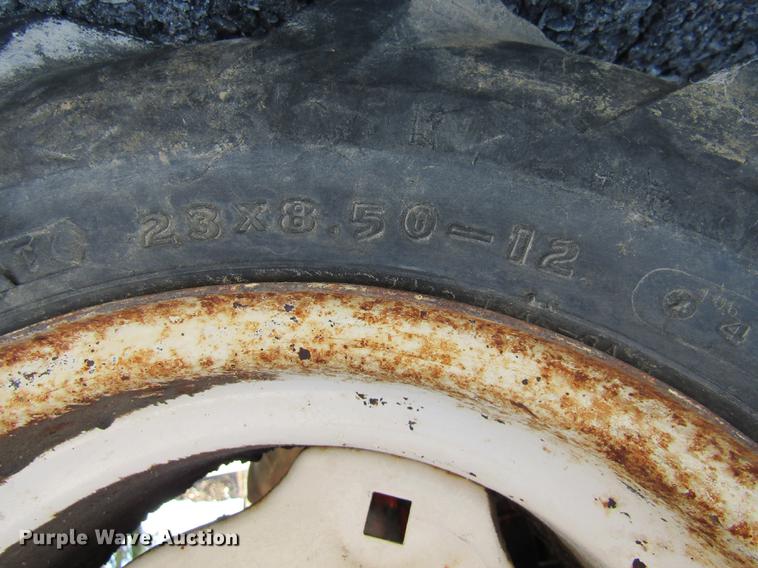 image for item DE5865 Ditch Witch J20 trencher