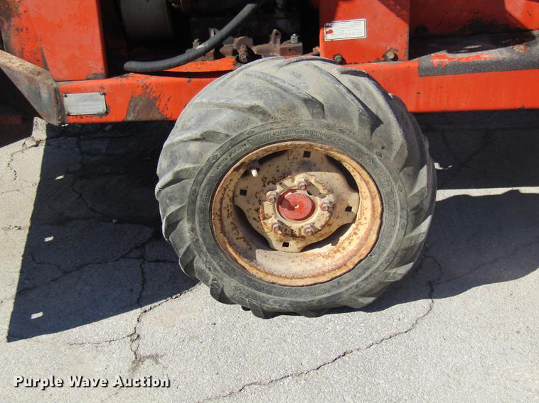 image for item DE5865 Ditch Witch J20 trencher