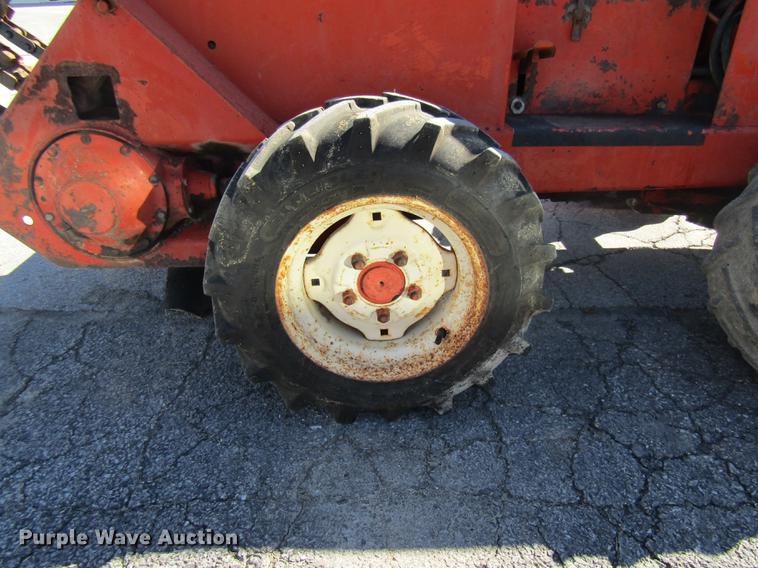 image for item DE5865 Ditch Witch J20 trencher