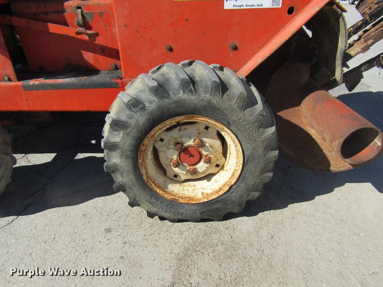 image for item DE5865 Ditch Witch J20 trencher