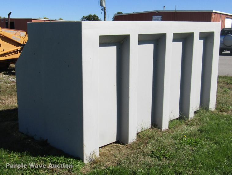 image for item DE5866 Varitech Industries poly salt brine mixing tank