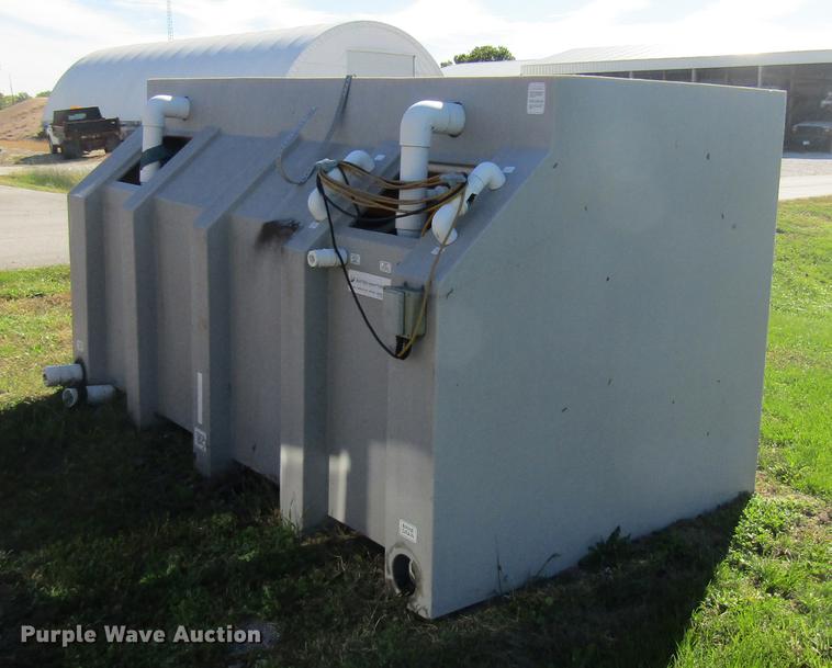 image for item DE5866 Varitech Industries poly salt brine mixing tank