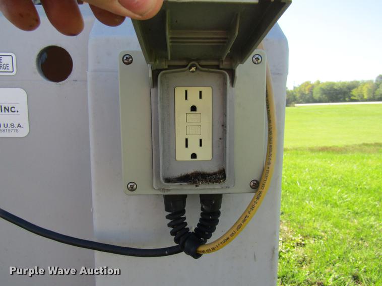 image for item DE5866 Varitech Industries poly salt brine mixing tank