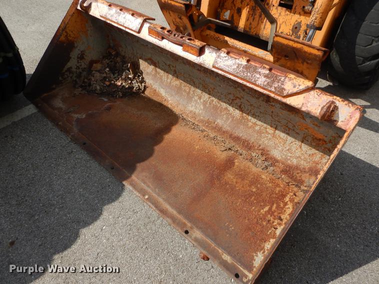 image for item DF1856 2002 Case 40XT skid steer