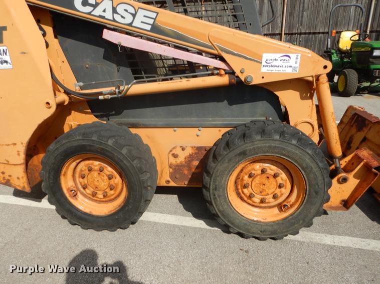 image for item DF1856 2002 Case 40XT skid steer