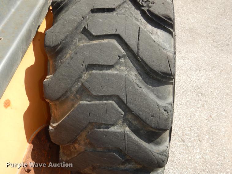 image for item DF1856 2002 Case 40XT skid steer