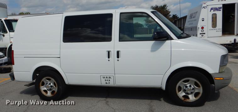 image for item DF1859 2005 Chevrolet Astro van