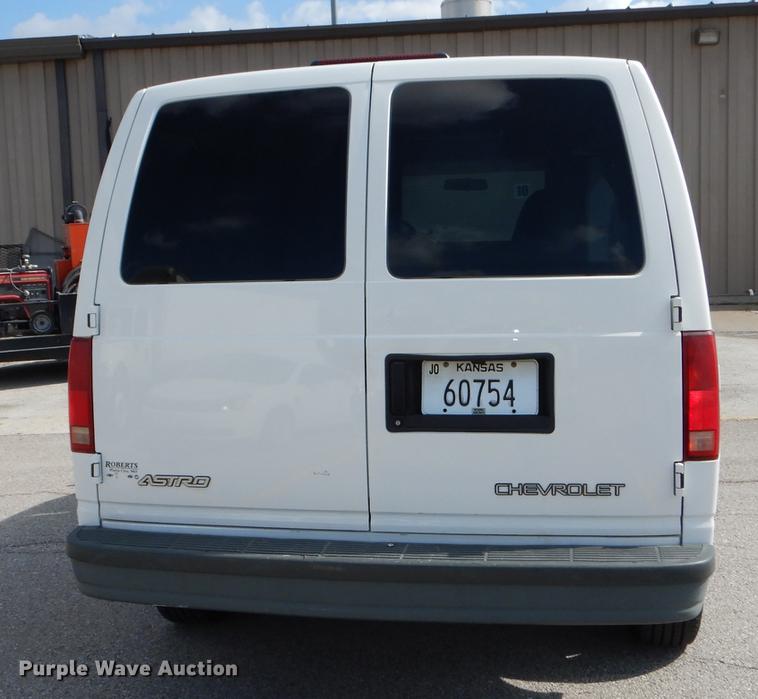 image for item DF1859 2005 Chevrolet Astro van