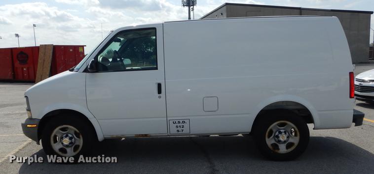 image for item DF1859 2005 Chevrolet Astro van