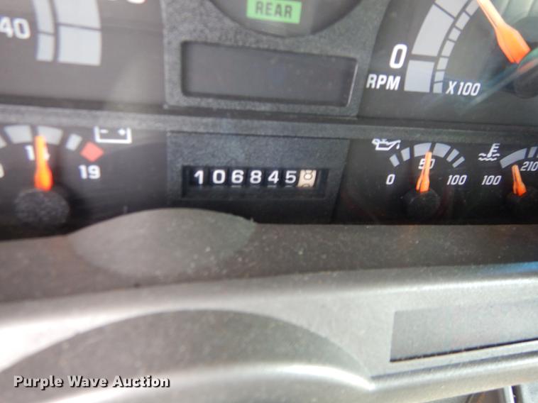 image for item DF1868 2002 GMC C6500 box truck