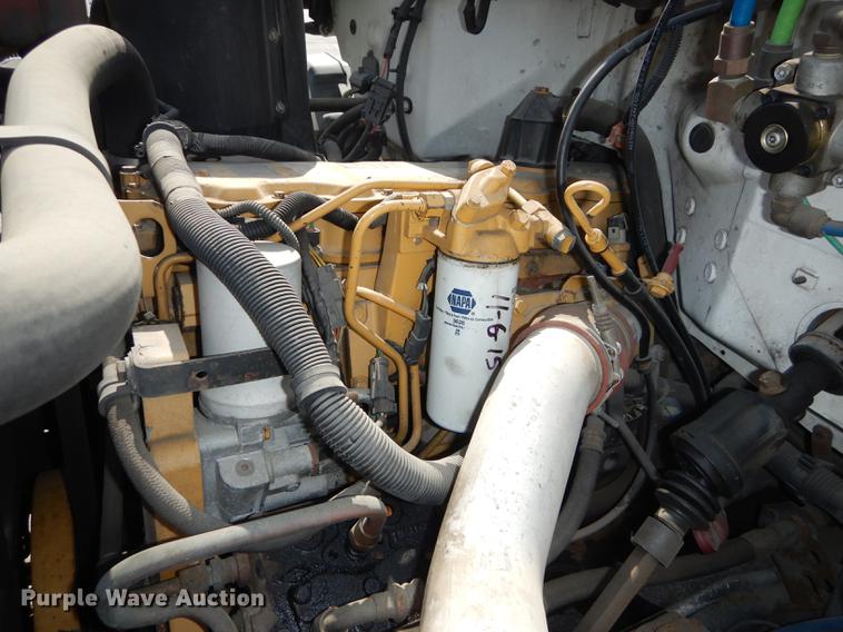 image for item DF1868 2002 GMC C6500 box truck