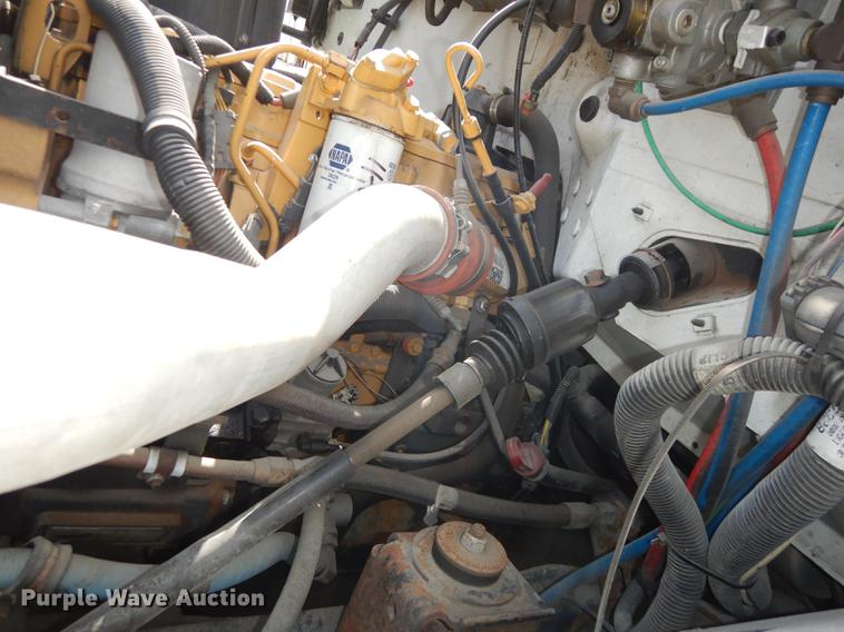 image for item DF1868 2002 GMC C6500 box truck