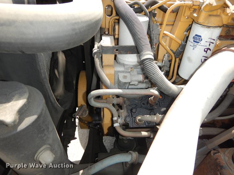 image for item DF1868 2002 GMC C6500 box truck