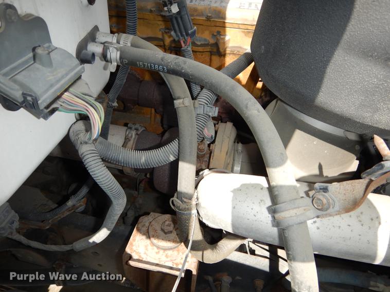 image for item DF1868 2002 GMC C6500 box truck