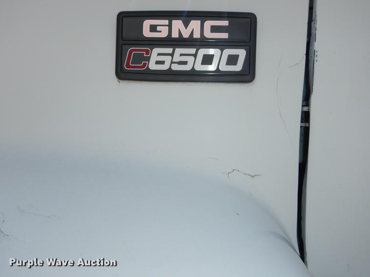 image for item DF1868 2002 GMC C6500 box truck