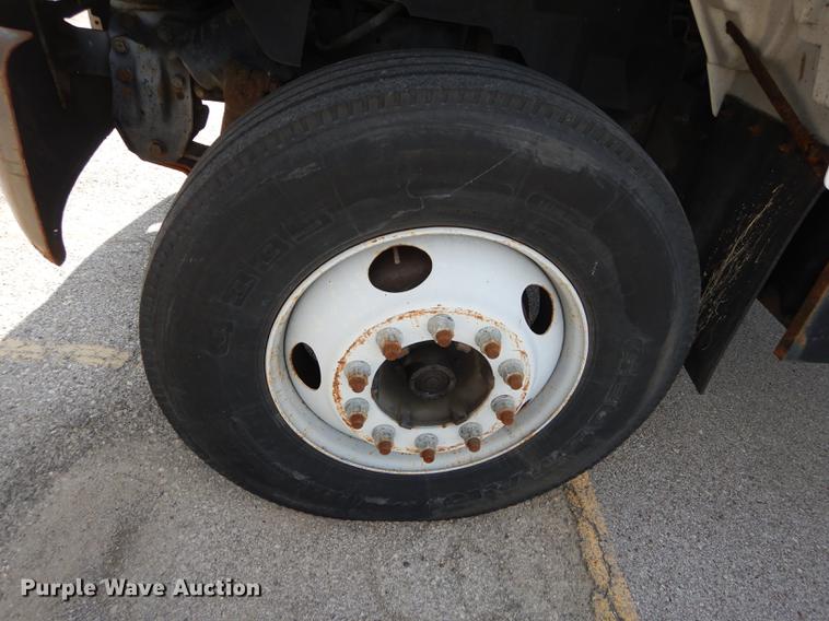 image for item DF1868 2002 GMC C6500 box truck