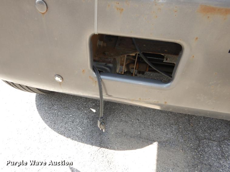 image for item DF1868 2002 GMC C6500 box truck