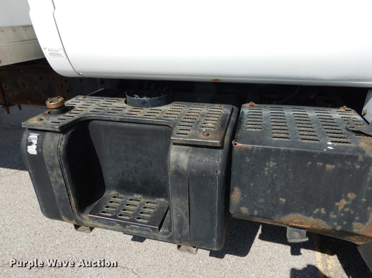 image for item DF1868 2002 GMC C6500 box truck