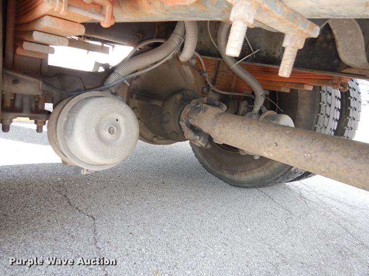 image for item DF1868 2002 GMC C6500 box truck