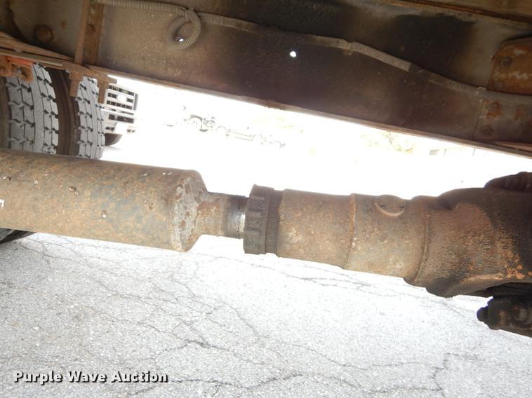 image for item DF1868 2002 GMC C6500 box truck