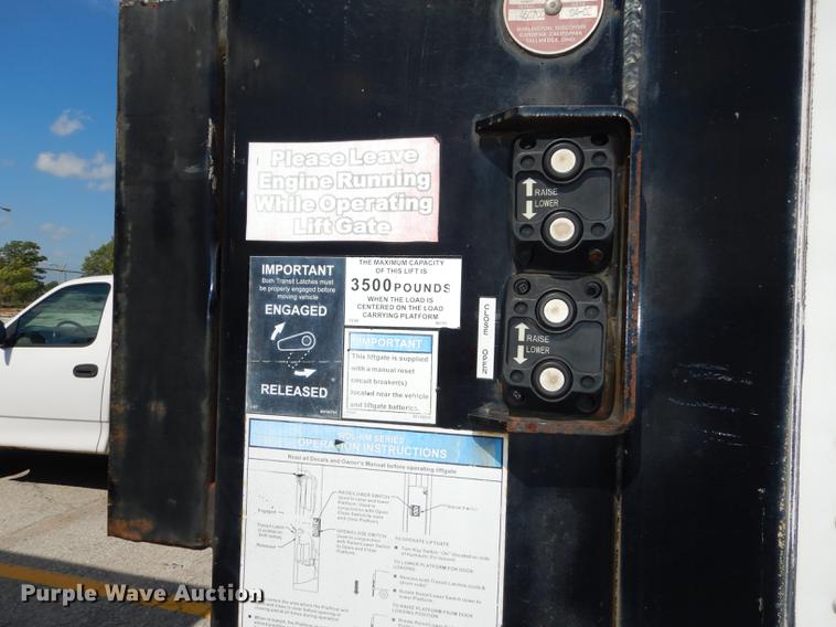 image for item DF1868 2002 GMC C6500 box truck