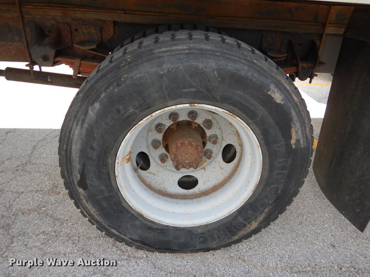 image for item DF1868 2002 GMC C6500 box truck