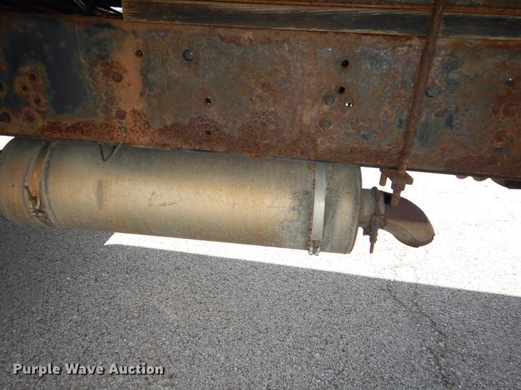 image for item DF1868 2002 GMC C6500 box truck