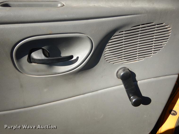 image for item DF1902 2003 Ford E450 Super Duty school bus