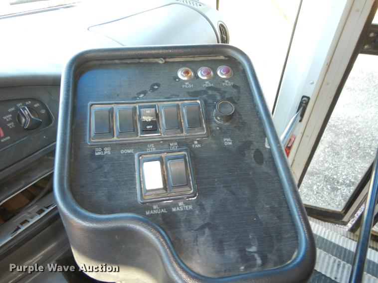image for item DF1902 2003 Ford E450 Super Duty school bus