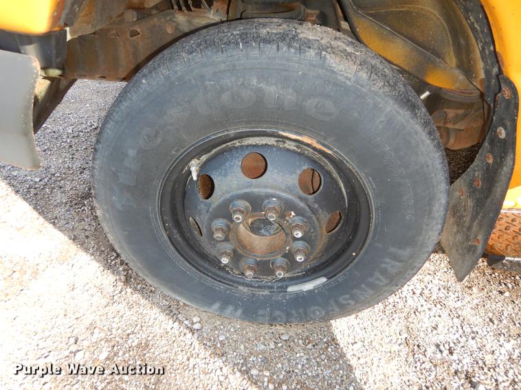 image for item DF1902 2003 Ford E450 Super Duty school bus