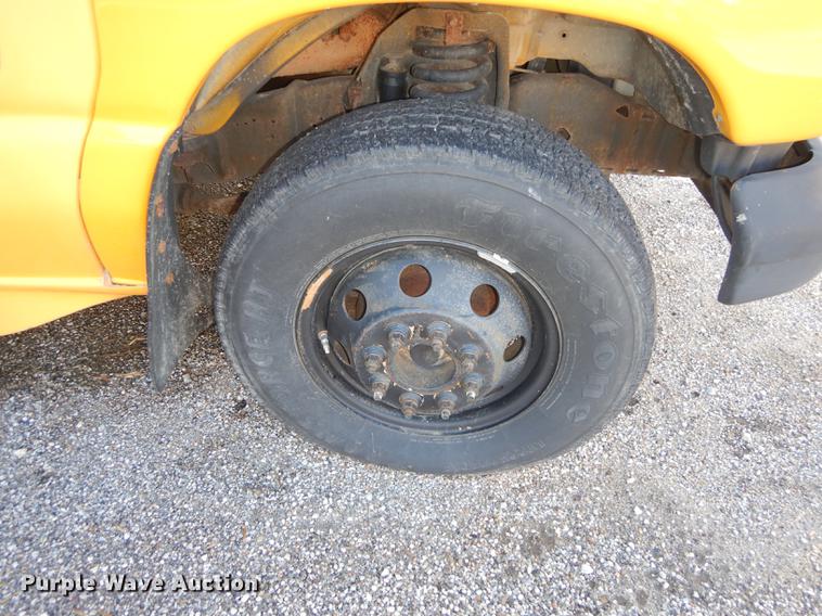 image for item DF1902 2003 Ford E450 Super Duty school bus