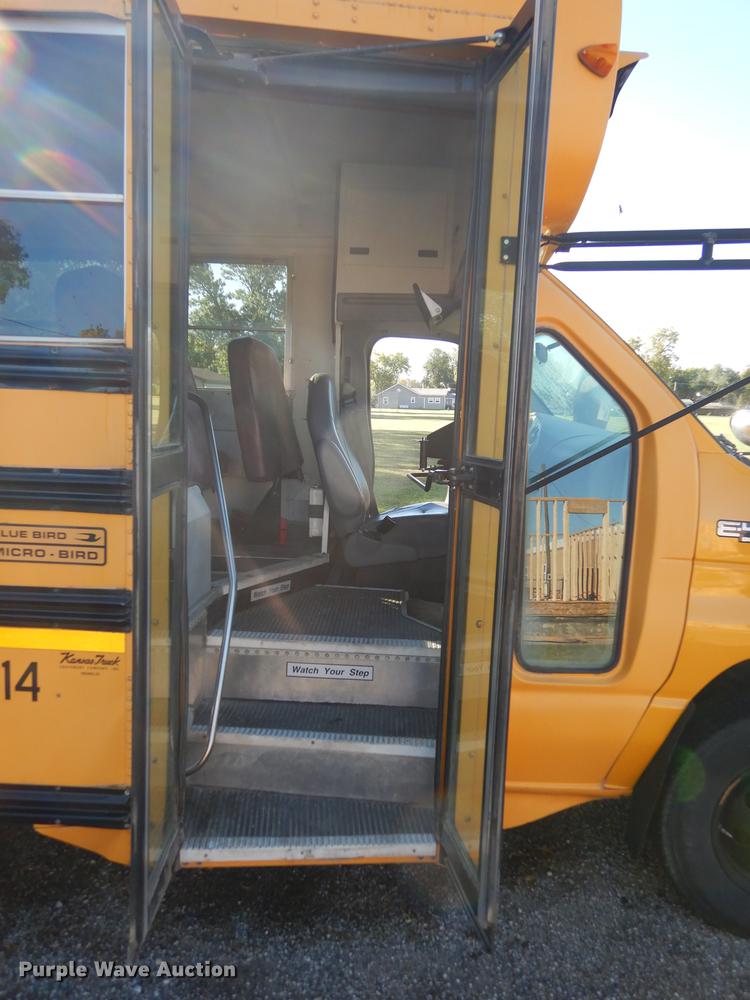 image for item DF1902 2003 Ford E450 Super Duty school bus