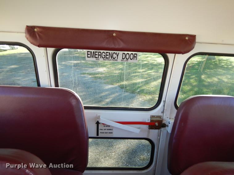 image for item DF1902 2003 Ford E450 Super Duty school bus