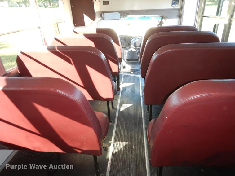 image for item DF1902 2003 Ford E450 Super Duty school bus