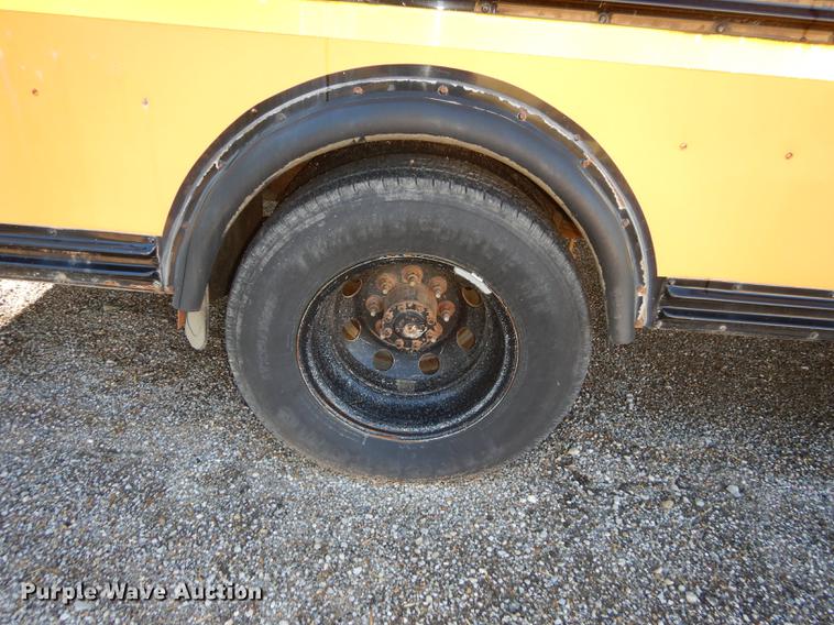 image for item DF1902 2003 Ford E450 Super Duty school bus