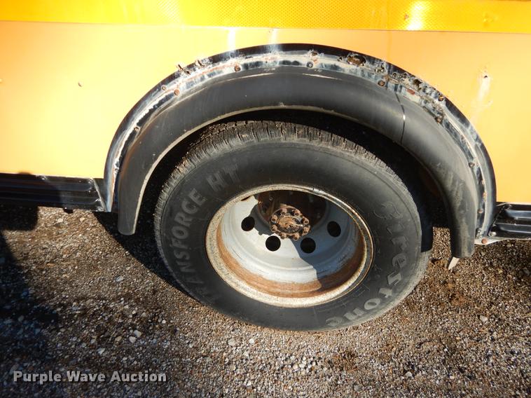 image for item DF1902 2003 Ford E450 Super Duty school bus