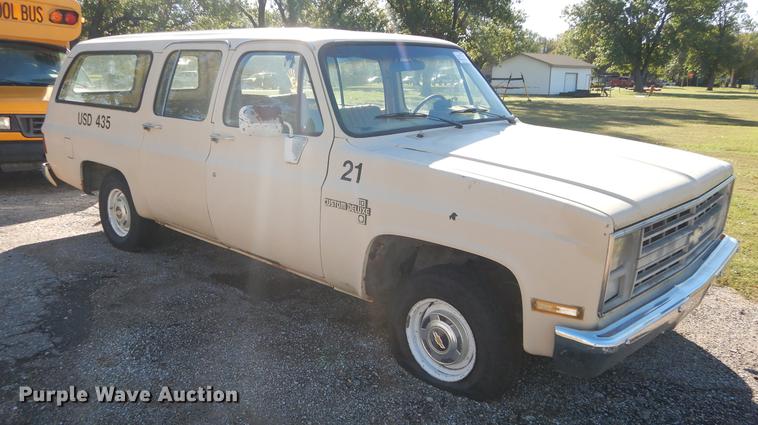 image for item DF1903 1986 Chevrolet C10 Suburban SUV