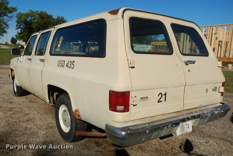 image for item DF1903 1986 Chevrolet C10 Suburban SUV