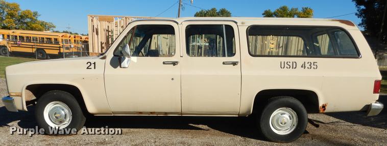 image for item DF1903 1986 Chevrolet C10 Suburban SUV