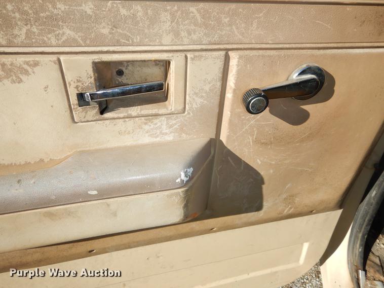 image for item DF1903 1986 Chevrolet C10 Suburban SUV