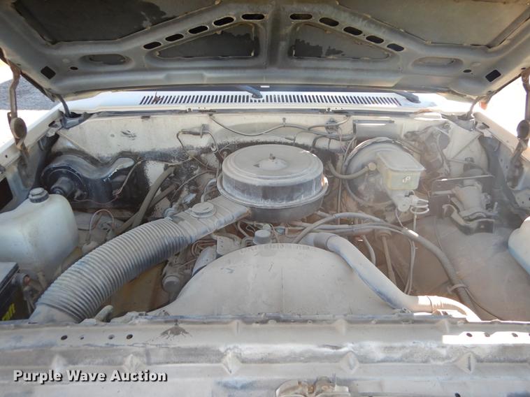 image for item DF1903 1986 Chevrolet C10 Suburban SUV