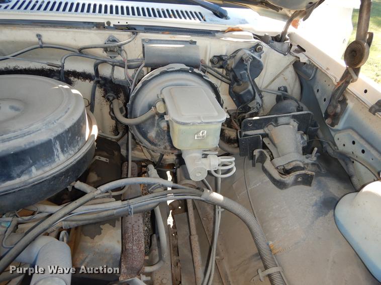 image for item DF1903 1986 Chevrolet C10 Suburban SUV