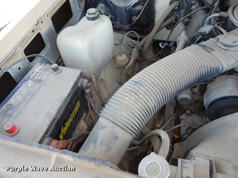 image for item DF1903 1986 Chevrolet C10 Suburban SUV